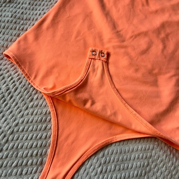 🖤 Beayou Halter Peach Slim Look bodysuit🖤 - Picture 4 of 5